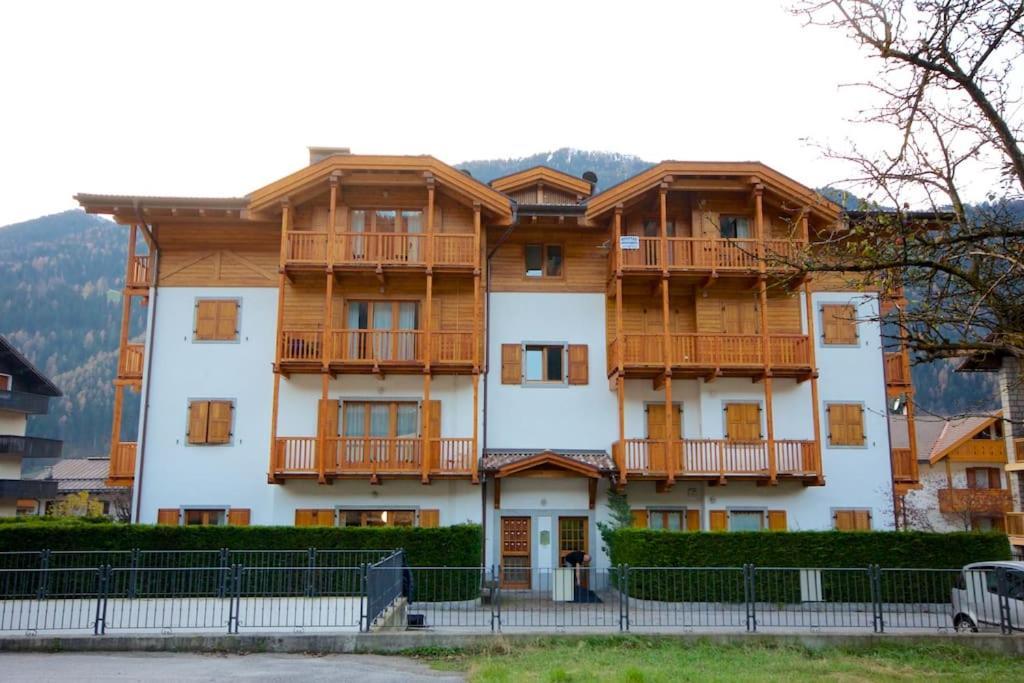 Lovely Apt In Pinzolo Val Rendena 7 외부 사진